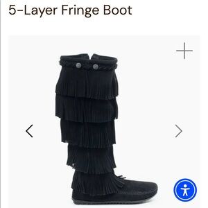 Minnetonka 5 layer fringe moccasin. Like new.